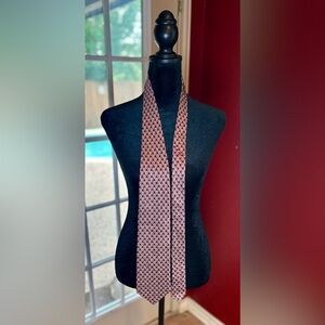 Vintage Roundtree & Yorke Tie Silk Red Gold Navy Geometric Hourglass Pattern USA